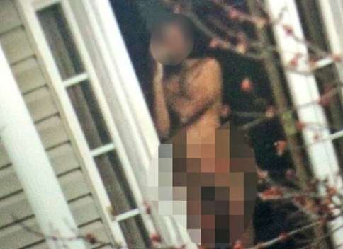 美国男子在家门口裸体10年给邻居看