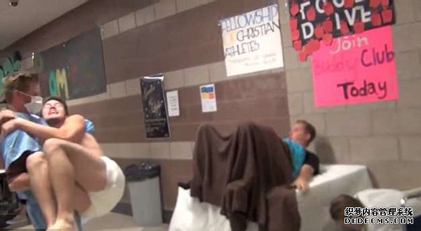 为与你参加舞会而生！美高中生别出心裁邀请女伴