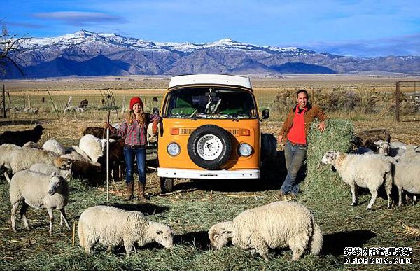 美夫妇放弃稳定工作开露营车体验6年飘零生活