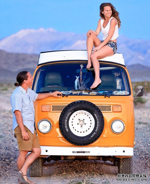 美夫妇放弃稳定工作开露营车体验6年飘零生活