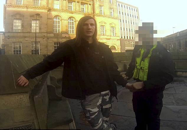 英恋童癖者被正义组织巧设局揭露 法庭却对其轻判