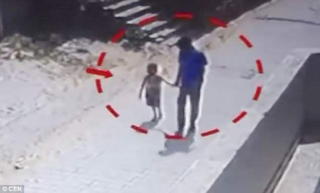 印度店员奸杀老板4岁女儿后淡定回店上班