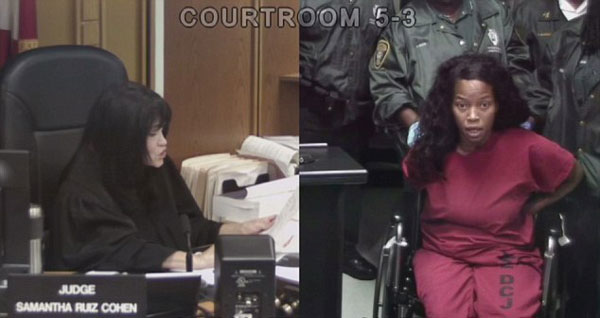 美女子涉嫌谋杀儿女养母被禁止见孩子 法庭上大骂法官