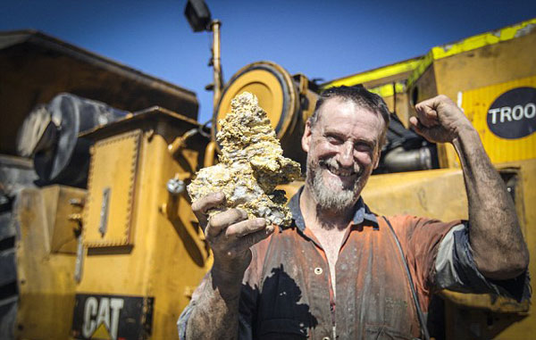 澳矿工挖出重89千克史上最大金块 价值上千万元