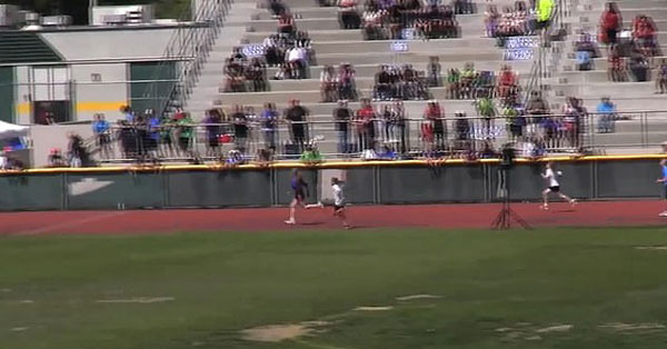 大逆转!美高中女子400米短跑比赛后来者居上夺冠