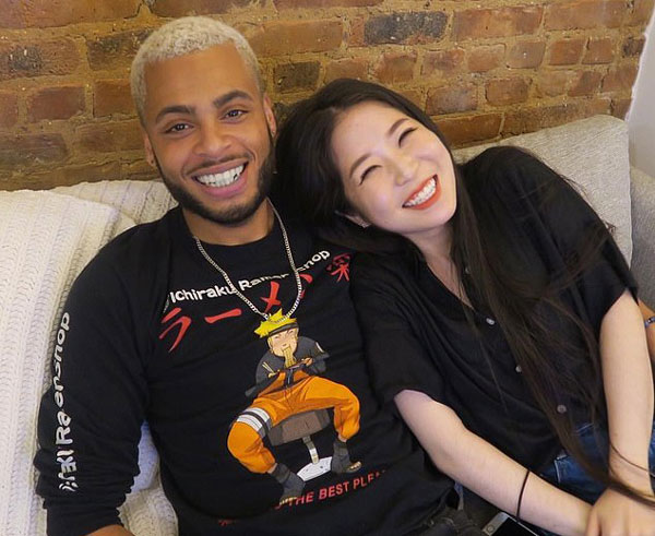 纽约90后小伙做主播月入近3万 为吸大麻打游戏买单