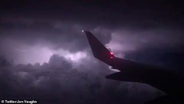 美强风暴影响400万航空旅客 一航班三人受伤迫降