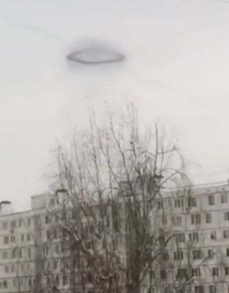 莫斯科上空惊现黑色圆环 目击者称疑似UFO