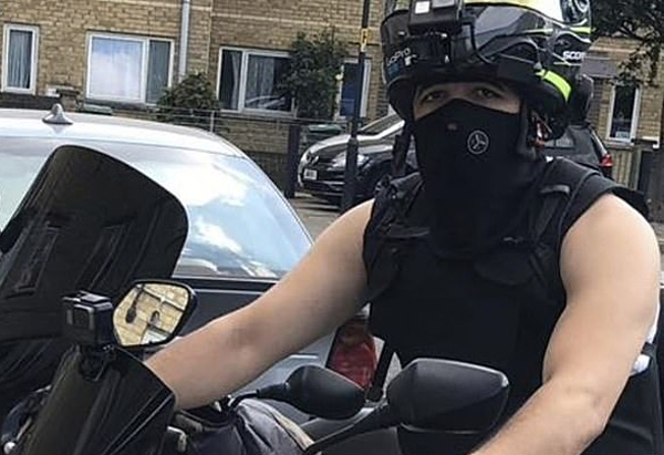 伦敦摩托车爱好者自愿集结打击街头摩托车犯罪团伙