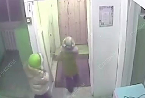 俄两女童想给母亲“惊喜”不顾零下45度严寒遛出幼儿园
