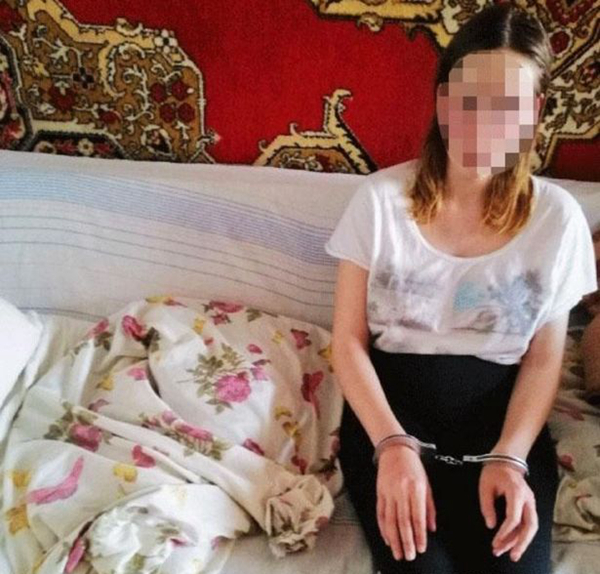 乌克兰女子因嫉妒女儿狠心将其割喉杀害