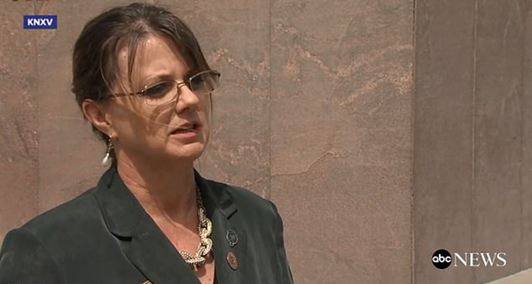 美国一儿童未接种疫苗发高烧引警察强闯家门