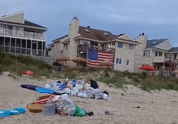 美海滩狂欢节后变成垃圾场 10吨垃圾让人惊愕