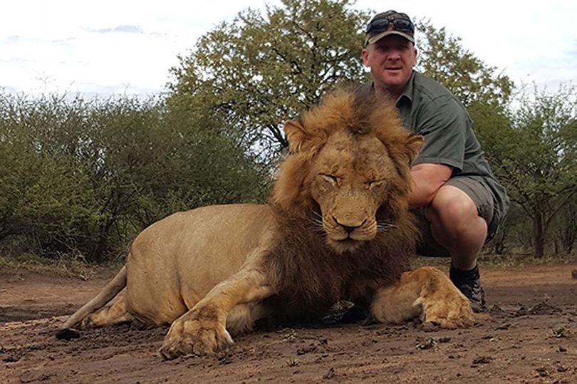 英国猎人宣称已猎杀非洲濒临灭绝五大动物 遭民众谴责