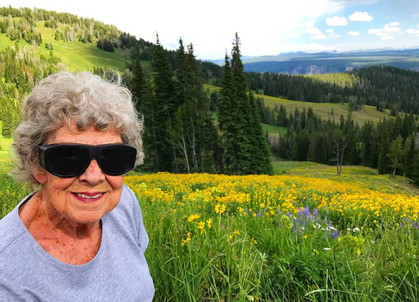 美国38岁男子欲带89岁奶奶逛遍全美61个国家公园
